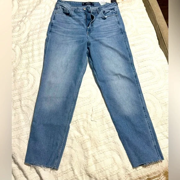 Ultra High-Rise Mom jeans - Picture 2 of 8